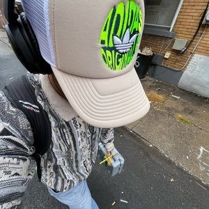 Meet your Posher, Sami